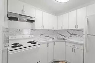 17255 SW 95th Ave, Palmetto Bay, FL 33157 - Photo 1