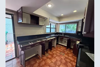 7828 SW 118th Ct, Miami, FL 33183 - Photo 2