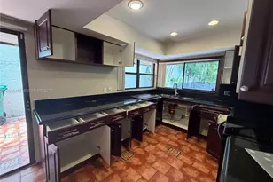 7828 SW 118th Ct, Miami, FL 33183 - Photo 2
