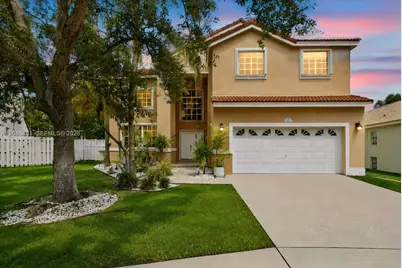 480 Cambridge Dr, Weston, FL 33326 - Photo 2