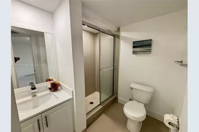 8060 Fairview Dr #101, Tamarac, FL 33321 - Photo 8