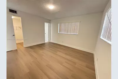 8060 Fairview Dr #101, Tamarac, FL 33321 - Photo 10