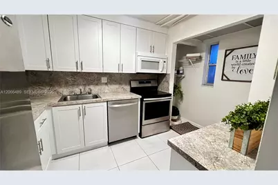 8060 Fairview Dr #101, Tamarac, FL 33321 - Photo 1
