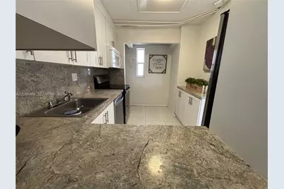 8060 Fairview Dr #101, Tamarac, FL 33321 - Photo 12
