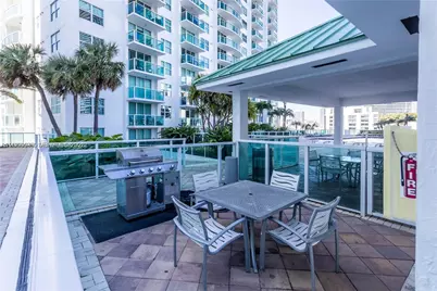 41 SE 5th St #414, Miami, FL 33131 - Photo 22