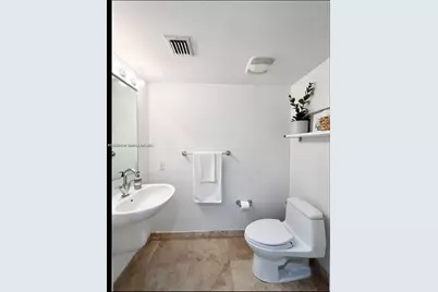 41 SE 5th St #414, Miami, FL 33131 - Photo 10