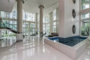 41 SE 5th St, Miami, FL 33131 - Photo 14