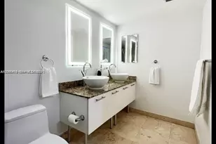 41 SE 5th St, Miami, FL 33131 - Photo 8
