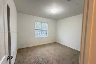 390 NE 12th St, Florida City, FL 33034 - Photo 12