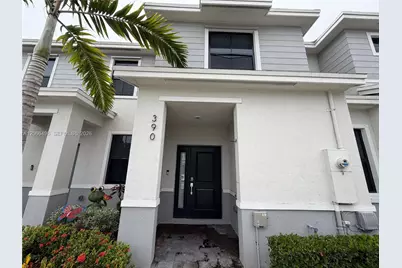 390 NE 12th St, Florida City, FL 33034 - Photo 2