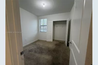 390 NE 12th St, Florida City, FL 33034 - Photo 8