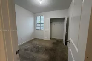 390 NE 12th St, Florida City, FL 33034 - Photo 8
