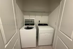 390 NE 12th St, Florida City, FL 33034 - Photo 22