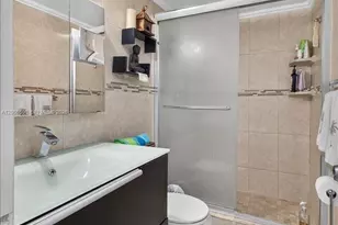 180 NE 12th Ave, Hallandale Beach, FL 33009 - Photo 10