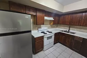 954 SW 74th Ave, North Lauderdale, FL 33068 - Photo 4