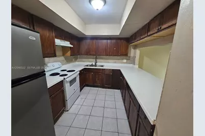 954 SW 74th Ave, North Lauderdale, FL 33068 - Photo 6