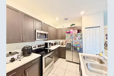 1877 SE 26th Ter, Homestead, FL 33035 - Photo 30