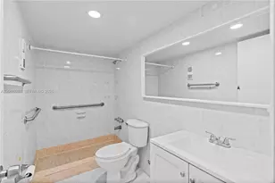 8501 NW 8th St, Miami, FL 33126 - Photo 20