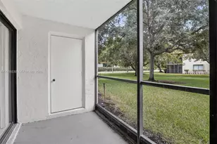 359 Lakeview Dr, Weston, FL 33326 - Photo 16
