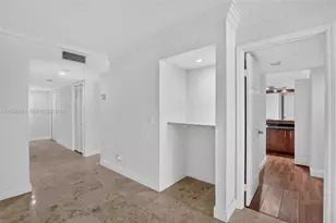 359 Lakeview Dr, Weston, FL 33326 - Photo 10