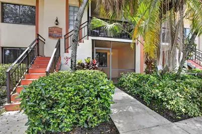 359 Lakeview Dr #102, Weston, FL 33326 - Photo 1