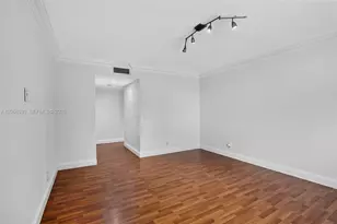 359 Lakeview Dr, Weston, FL 33326 - Photo 18