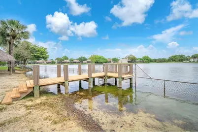 901 Colony Point Cir #111, Pembroke Pines, FL 33026 - Photo 8