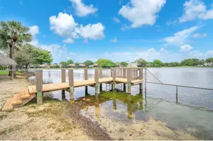 901 Colony Point Cir, Pembroke Pines, FL 33026 - Photo 8