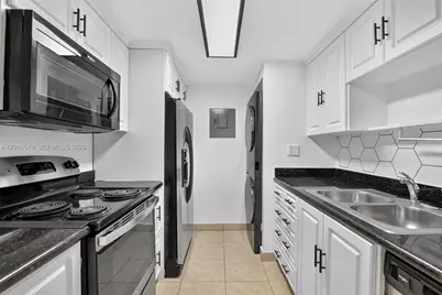 220 Lakeview Dr #210, Weston, FL 33326 - Photo 10