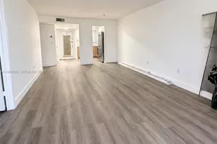 8325 Sunrise Lakes Blvd, Sunrise, FL 33322 - Photo 6