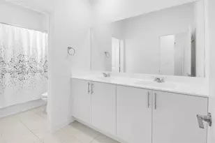 879 SE 26th Ter, Homestead, FL 33035 - Photo 12