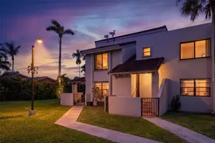 860 NW 106th Ave, Miami, FL 33172 - Photo 4