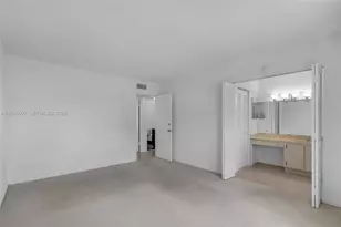 860 NW 106th Ave, Miami, FL 33172 - Photo 16