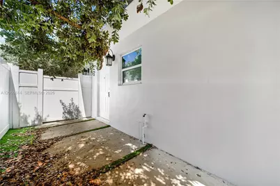 1041 NE 9th Ave #A1, Fort Lauderdale, FL 33304 - Photo 2