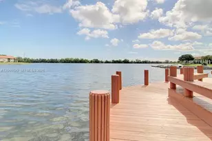 206 Liberty Ct, Deerfield Beach, FL 33442 - Photo 4
