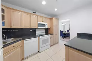 5601 Collins Ave, Miami Beach, FL 33140 - Photo 14