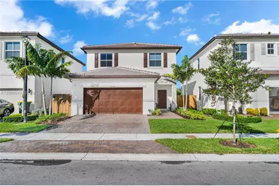 2444 SE 24th Ave, Homestead, FL 33035 - Photo 2