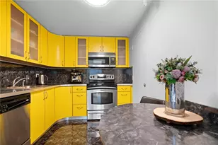 400 Kings Point Dr, Sunny Isles Beach, FL 33160 - Photo 4
