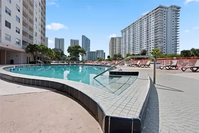 400 Kings Point Dr #606, Sunny Isles Beach, FL 33160 - Photo 28
