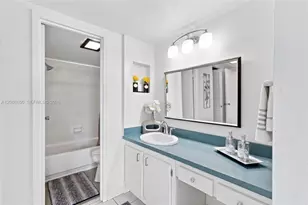 3675 N Country Club Dr, Aventura, FL 33180 - Photo 24