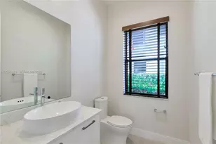 8217 NW 46th St, Doral, FL 33166 - Photo 10