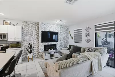 3378 W 112th St, Hialeah, FL 33018 - Photo 24
