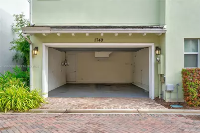 1749 NE 9th St, Fort Lauderdale, FL 33304 - Photo 34