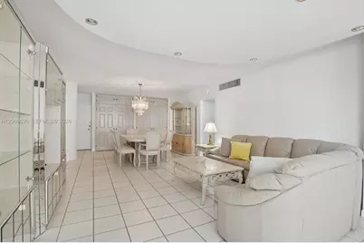 5005 Collins Ave #424, Miami Beach, FL 33140 - Photo 1