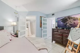 10245 NW 9th St Cir, Miami, FL 33172 - Photo 20