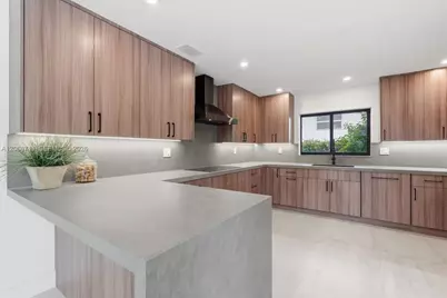 1215 NE 110th St, Miami, FL 33161 - Photo 10