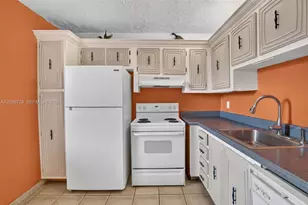 2811 Somerset Dr, Lauderdale Lakes, FL 33311 - Photo 16