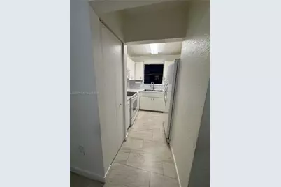 2124-2126 Thomas St #2126, Hollywood, FL 33020 - Photo 6