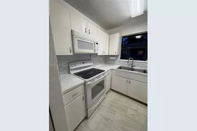 2124-2126 Thomas St #2126, Hollywood, FL 33020 - Photo 4