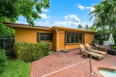 1860 Cleveland Rd, Miami Beach, FL 33141 - Photo 10